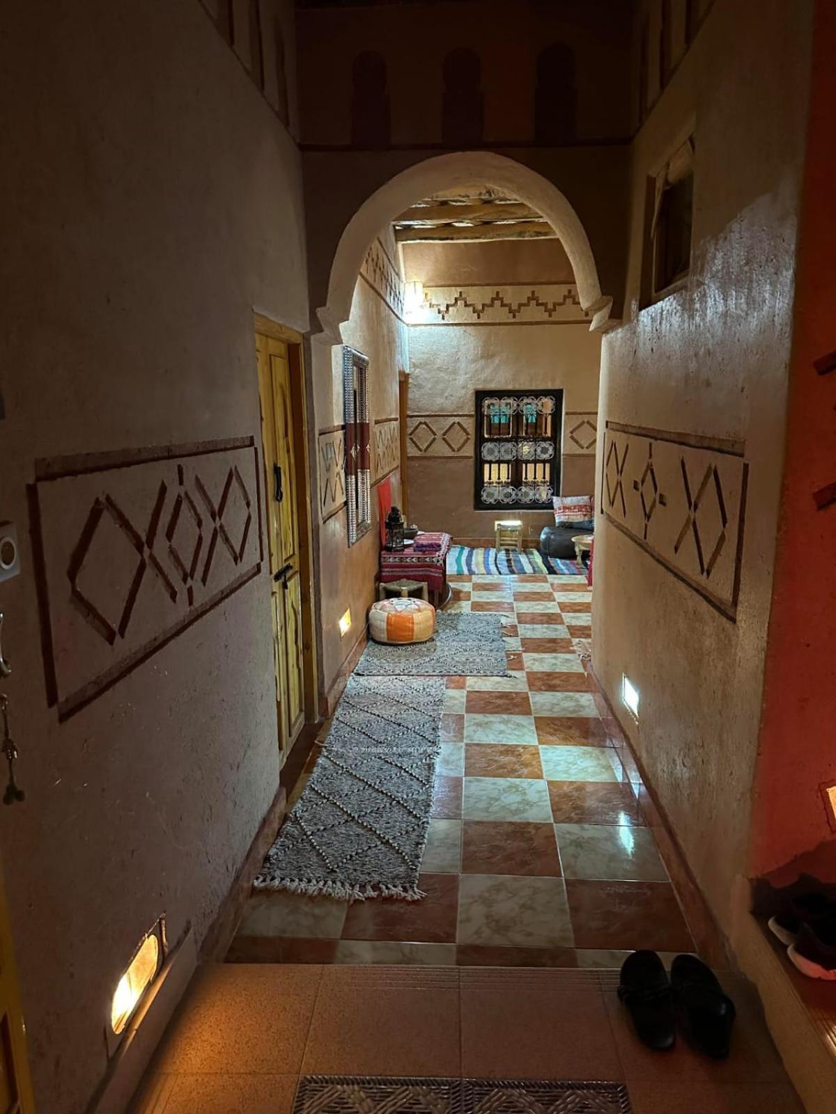 Maison D'Hotes Izza Kelaat-M'Gouna Exterior foto